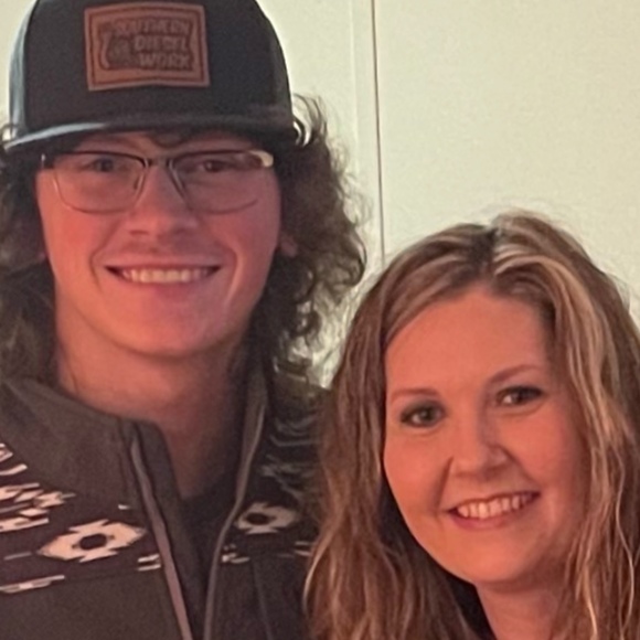 Meet your Posher, Jenna - Picture 2 of 4